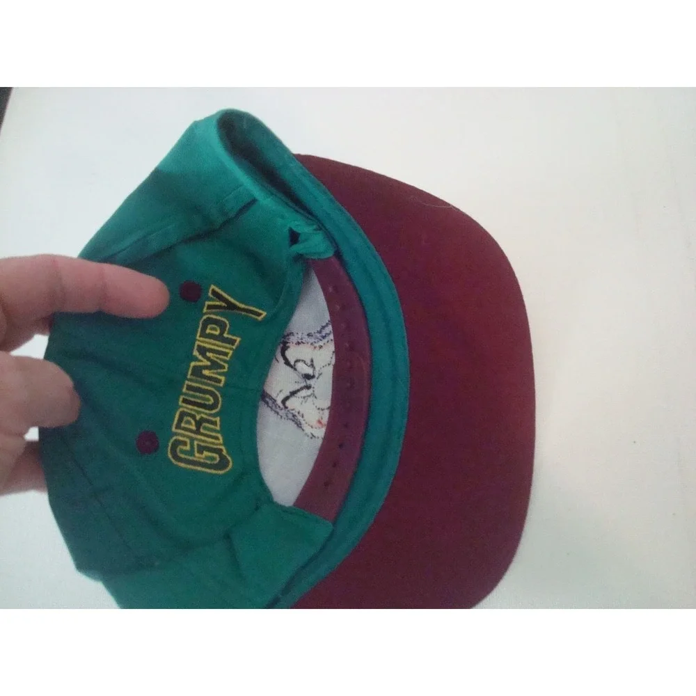YOUTH-- GRUMPY DISNEY  SNAPBACK 1999  ‎ ADJUSTABLE HAT CAP DEADSTOCK  VINTAGE U3